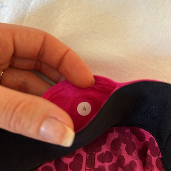 Women’s Pink Lululemon Short. Size 4 - Picture 6 of 6